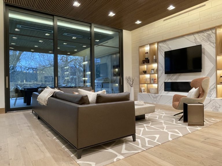 A luxury living room with sofa set